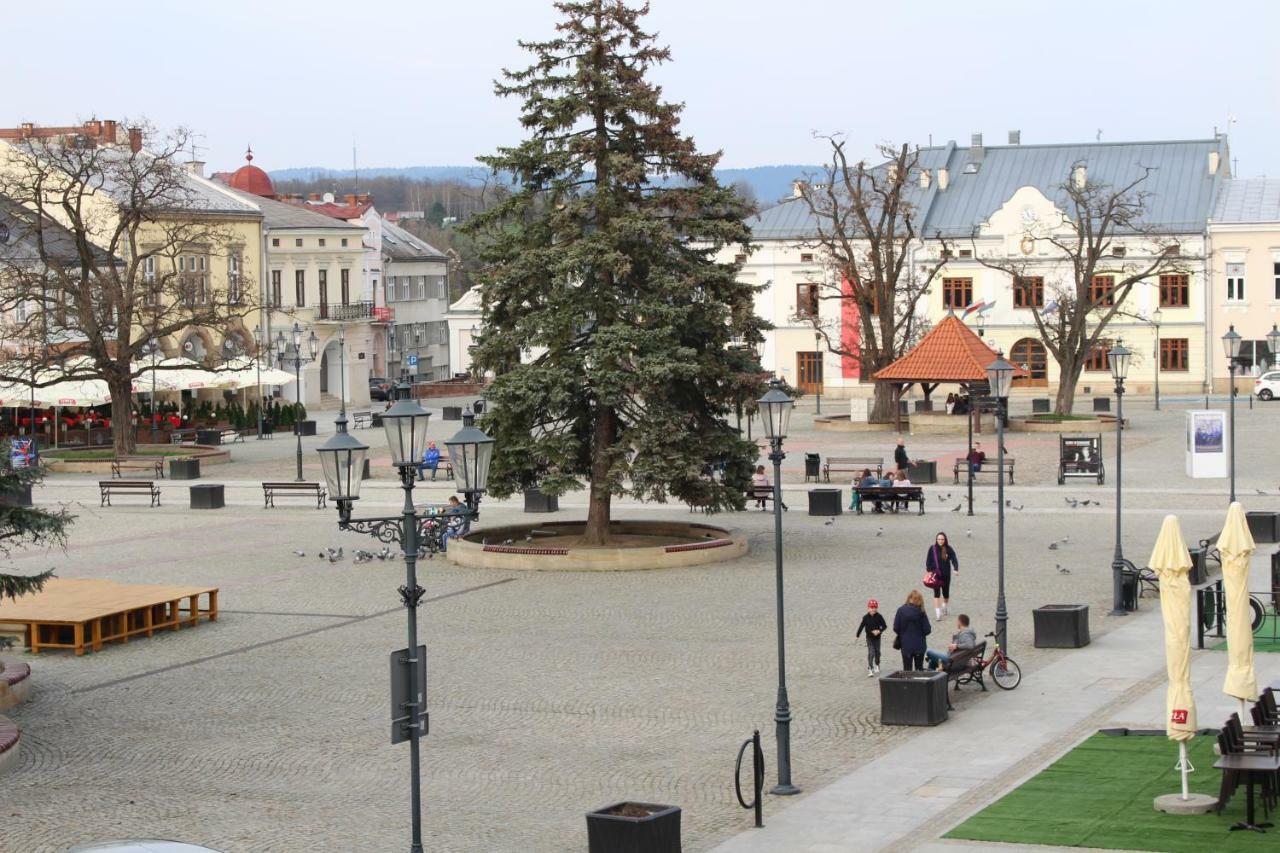 Apartament City, Clock Krosno Luaran gambar