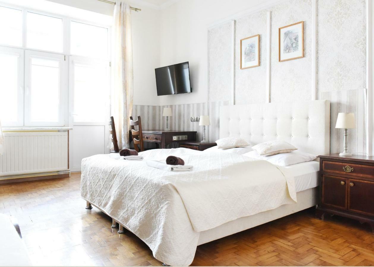Apartament City, Clock Krosno Luaran gambar