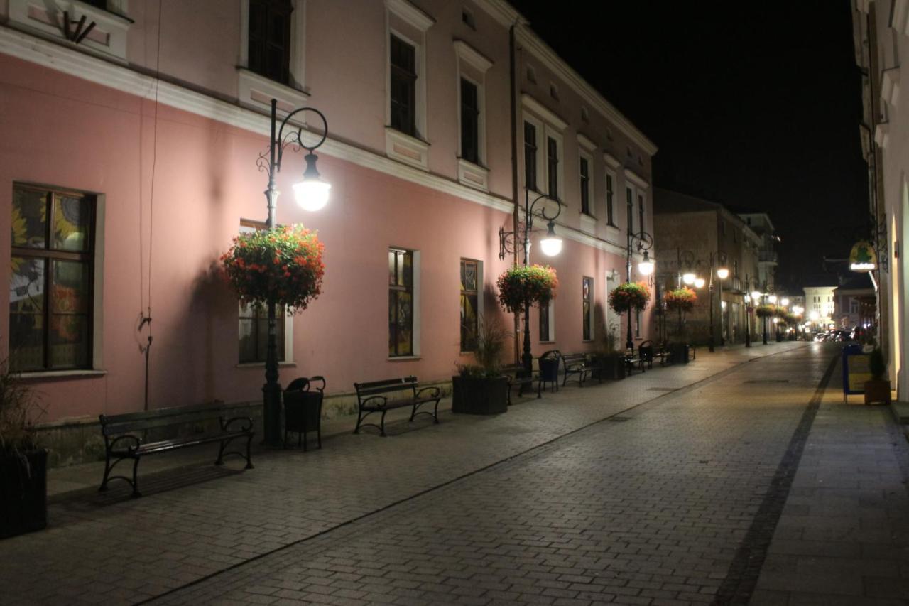 Apartament City, Clock Krosno Luaran gambar